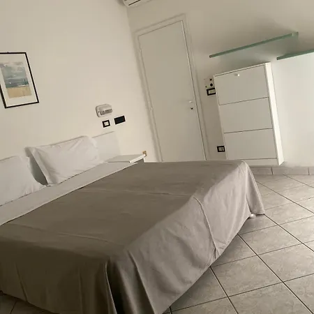 Ambassador 3*